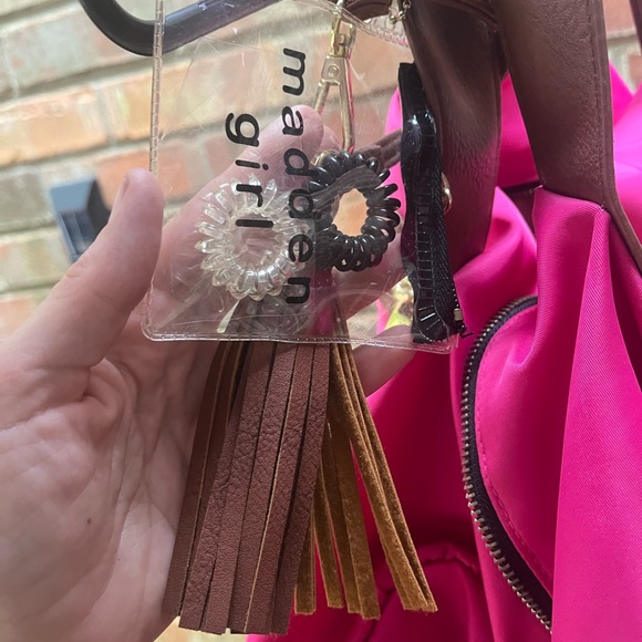 Steve Madden Madden Girl Large Weekender Duffle Bag. Mint Condition - Picture 11 of 11